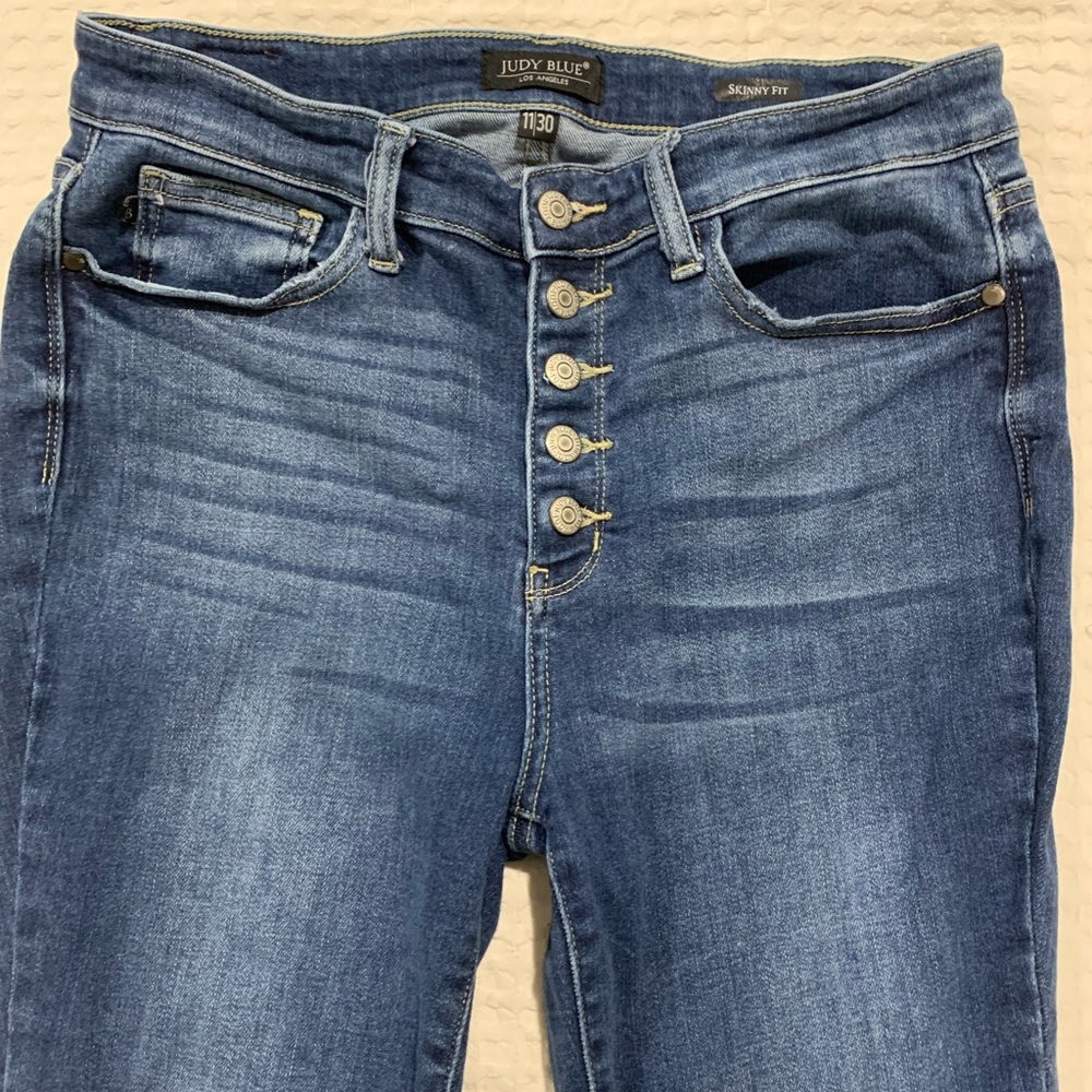 Judy Blue button fly skinny fit 11/30